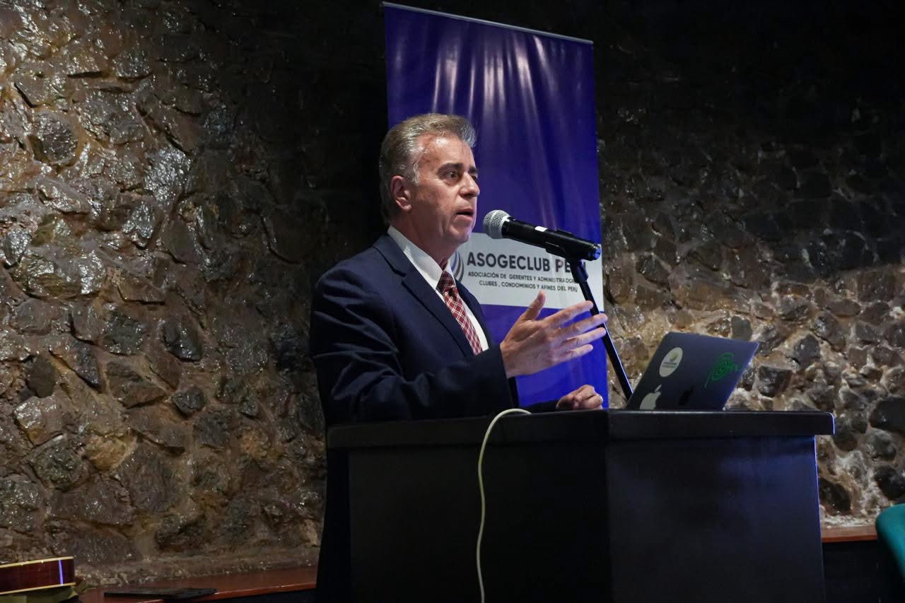 Exposición magistral durante la jornada ASOGECLUB 2025