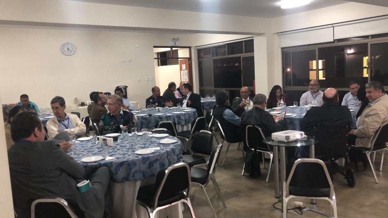 Mesas de trabajo del I Encuentro ASOGECLUB PERÚ