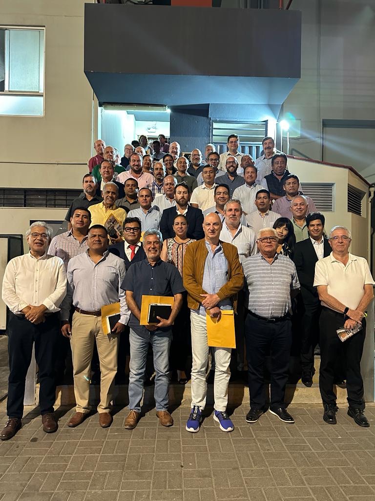 Participantes del IV Encuentro ASOGECLUB PERÚ en el Club AELU
